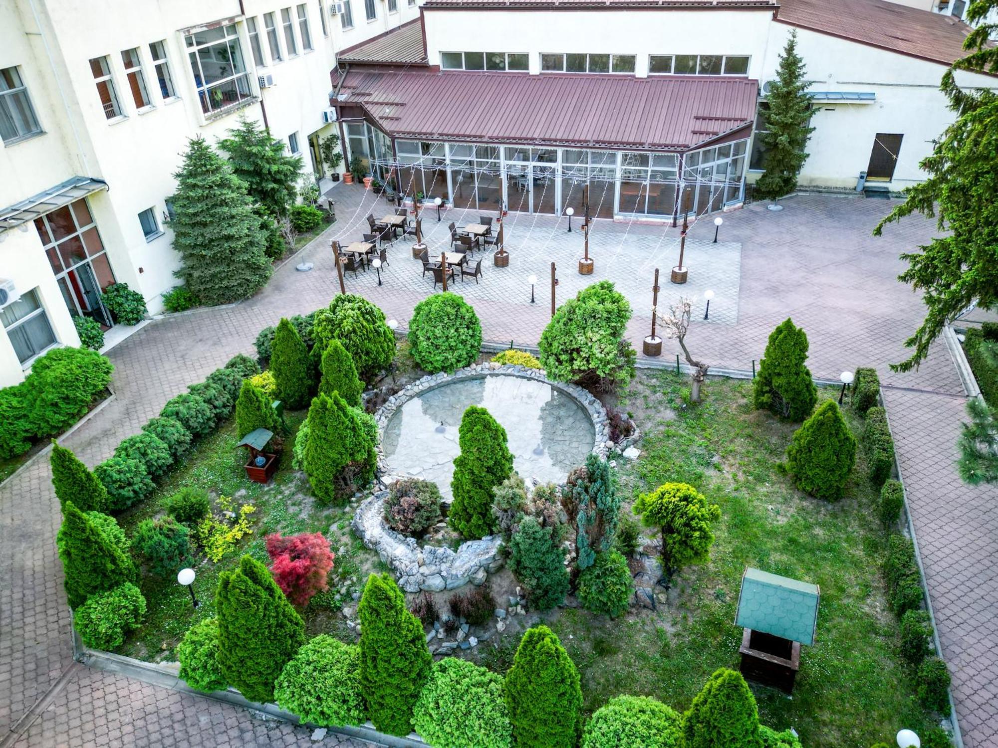 Hotel Fontana Bačka Palanka Extérieur photo