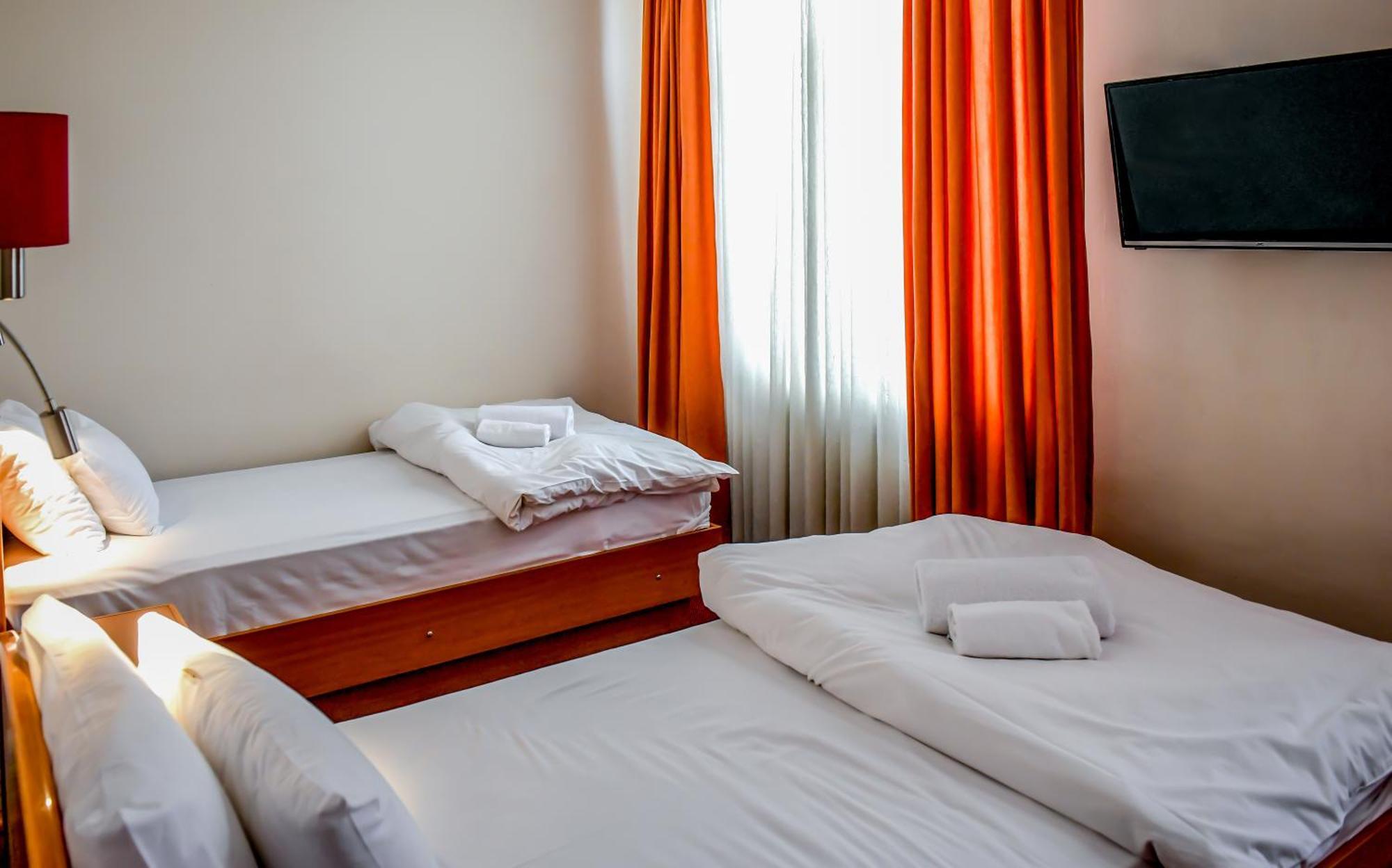 Hotel Fontana Bačka Palanka Extérieur photo