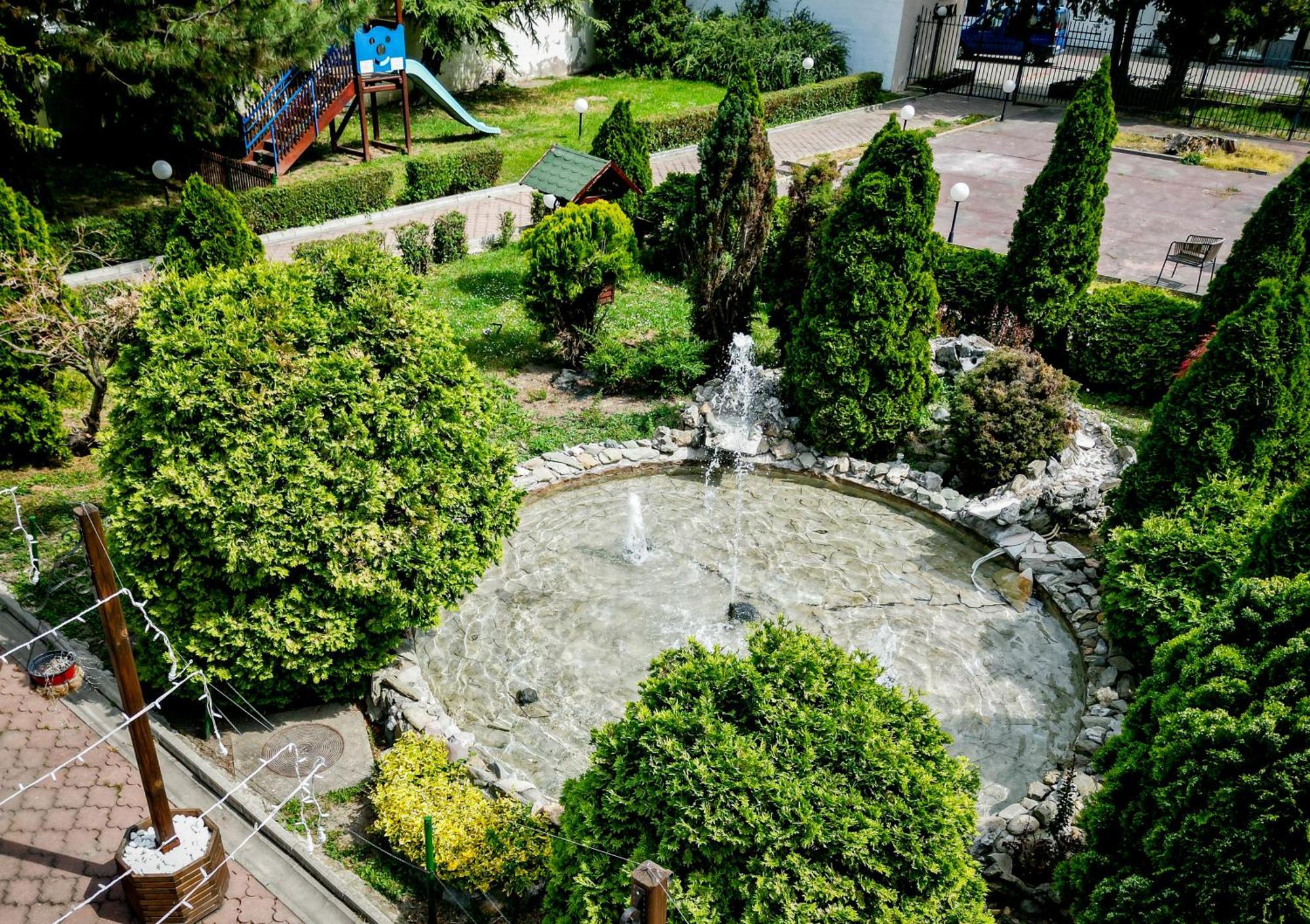 Hotel Fontana Bačka Palanka Extérieur photo